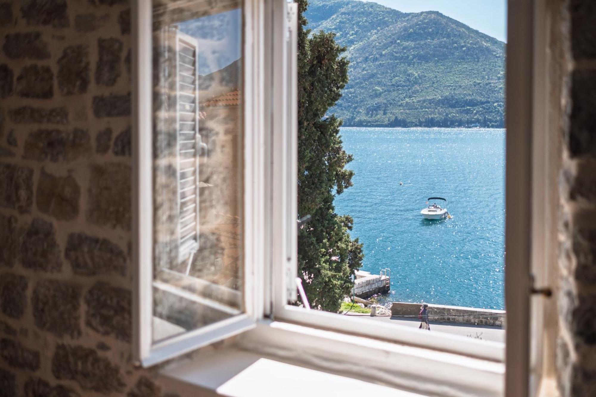 Bluemarine Rooms & Apartments Perast Eksteriør bilde