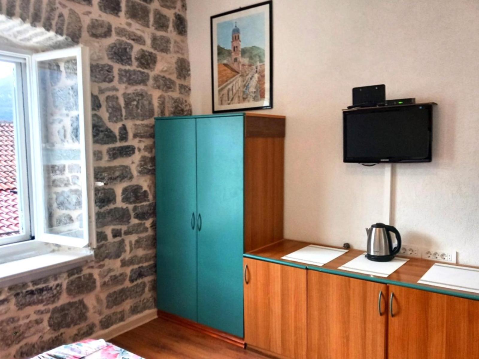 Bluemarine Rooms & Apartments Perast Eksteriør bilde
