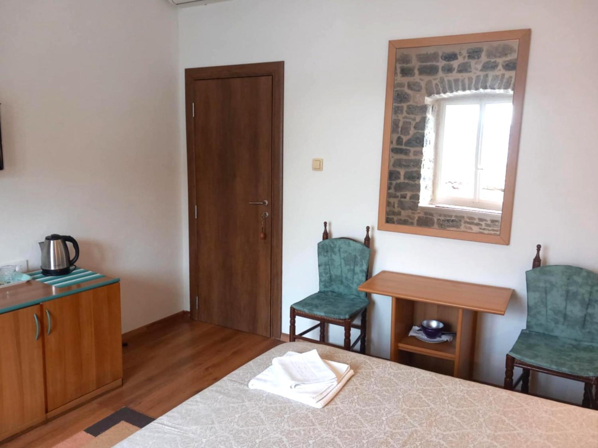 Bluemarine Rooms & Apartments Perast Eksteriør bilde