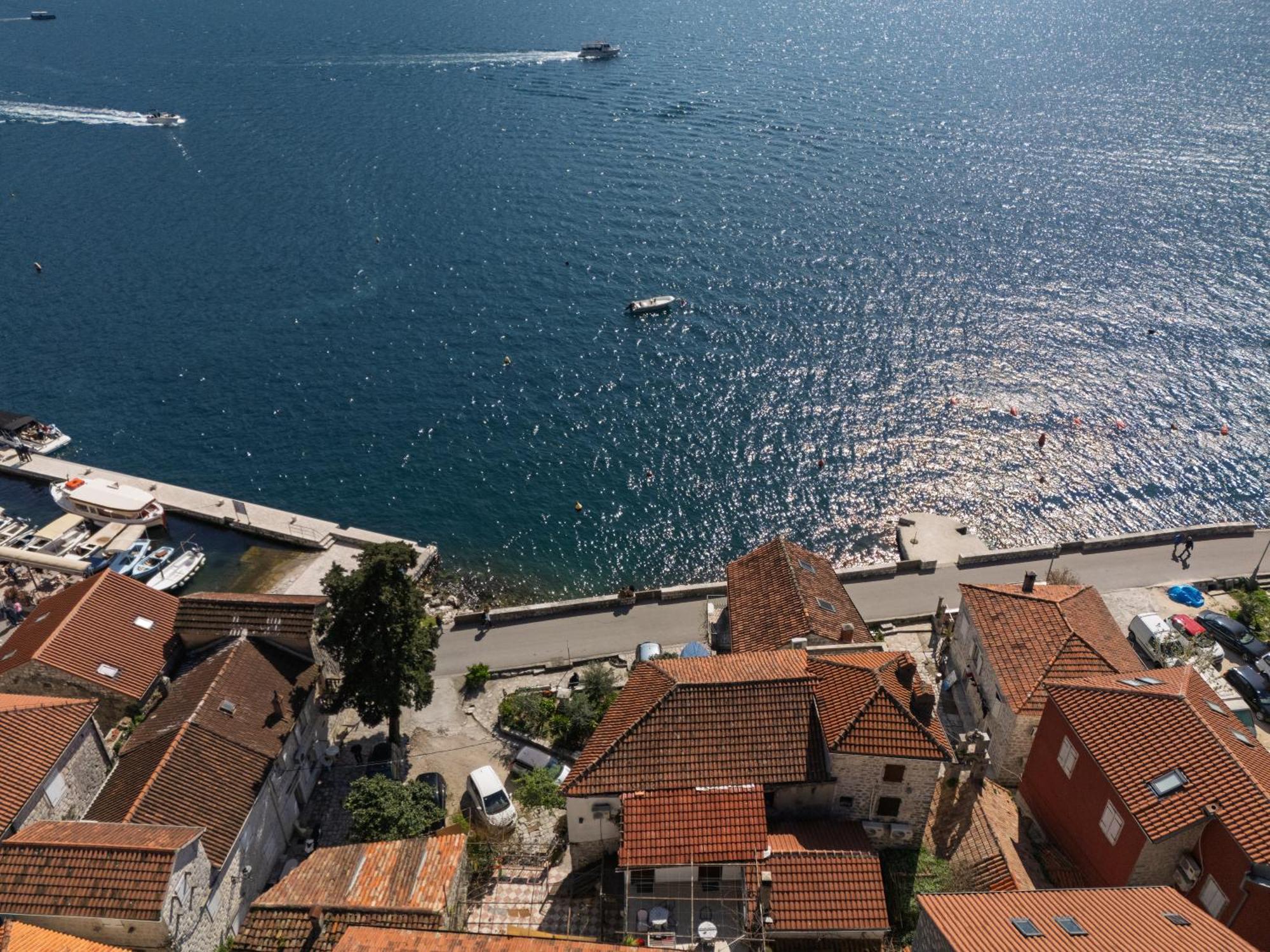 Bluemarine Rooms & Apartments Perast Eksteriør bilde