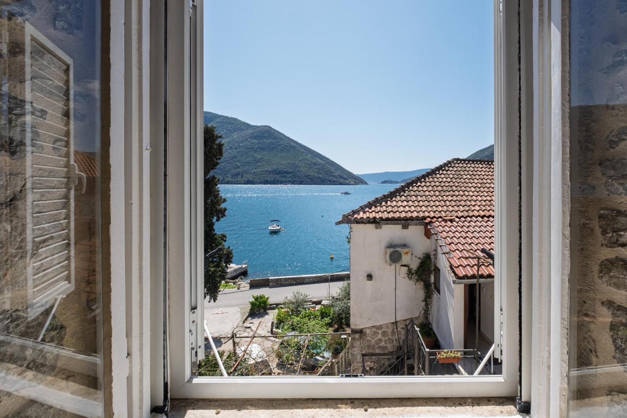 Bluemarine Rooms & Apartments Perast Eksteriør bilde