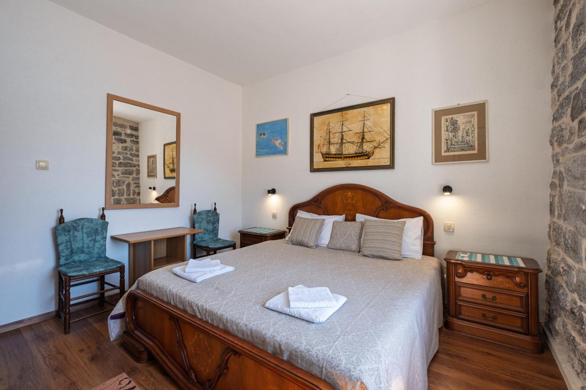 Bluemarine Rooms & Apartments Perast Eksteriør bilde