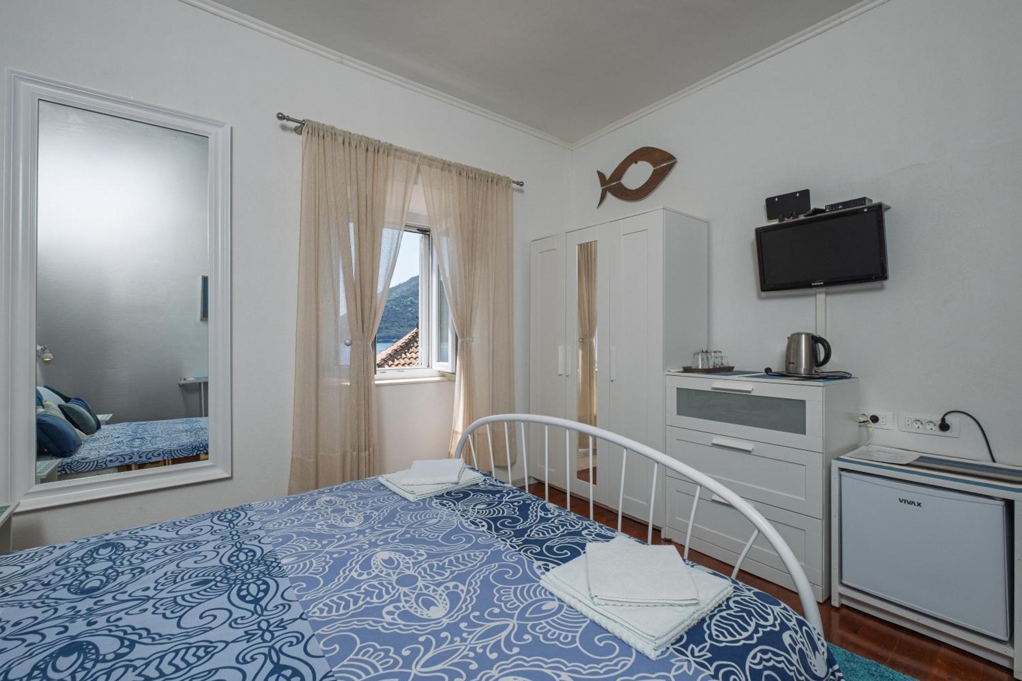 Bluemarine Rooms & Apartments Perast Eksteriør bilde